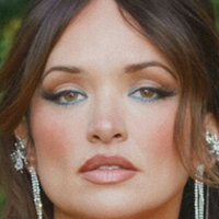Liz Huett Nøgen