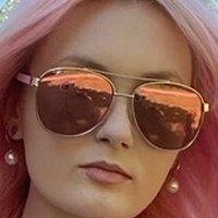 Luci Fallen Nøgen