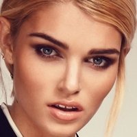 Luisa Hartema Nøgen