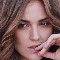 Maggie Geha Nøgen