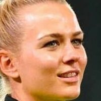 Merle Frohms Nøgen