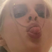 Mia Gladstone Nøgen