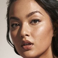 Mia Kang Nøgen