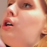 miabond_ Nøgen