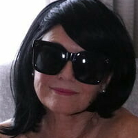 Mommascarlet Nøgen