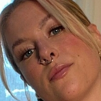 nakedgirloninternet Nøgen