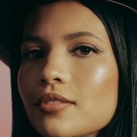 Nikki Rodriguez Nøgen