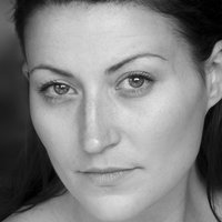 Nina Gilhooly Nøgen