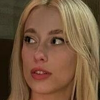 ovelymila_official Nøgen