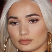Pia Mia Perez Nøgen