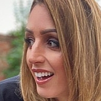Rezzy Ghadjar Nøgen