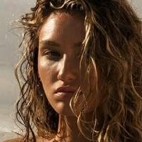 Riley Russell Nøgen