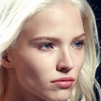Sasha Luss Nøgen