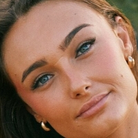 Shelby Lucisano Nøgen