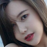 Shen Xinyu Nøgen