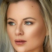 Shorty Holly Nøgen