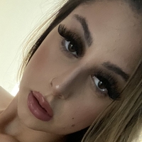 Submissive Skylar Nøgen