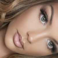 Tahlia Zavala Nøgen