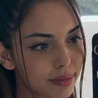 Tara Yazdi Nøgen