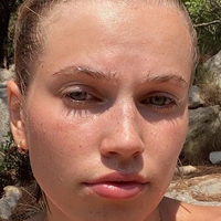 Thea Sofie Loch Naess Nøgen