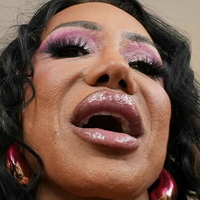 theoneandonlyavadevine Nøgen