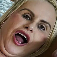 Tiffany Montavani Nøgen