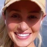 Tomi Lahren Nøgen