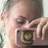 Tomine Harket Nøgen