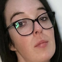 Trixie Addams Nøgen