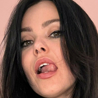 Vikki Blows Nøgen