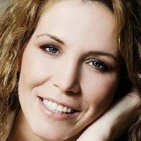 Viktoria Gyulai Nøgen