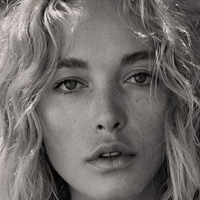 Viktoria Yarova Nøgen