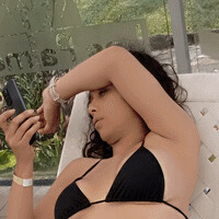 Vivi Becerra Nøgen