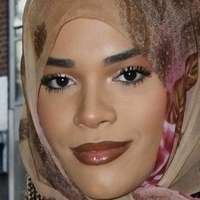 Yasmin Finney Nøgen