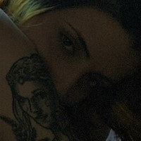 Yeshee_ Nøgen