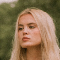 Zandi Holup Nøgen